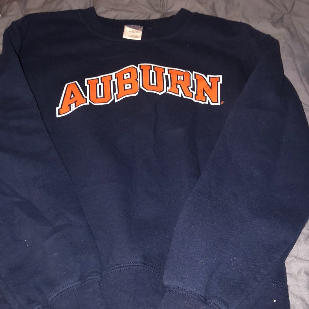 Gildan sweater